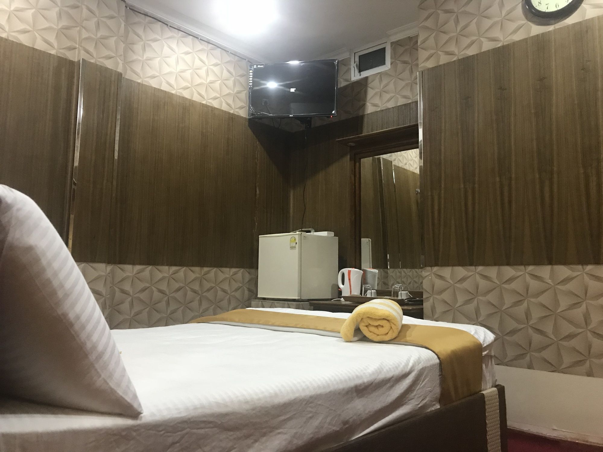 ホテル Oyo 112 Al Manaal Residency コロンボ エクステリア 写真