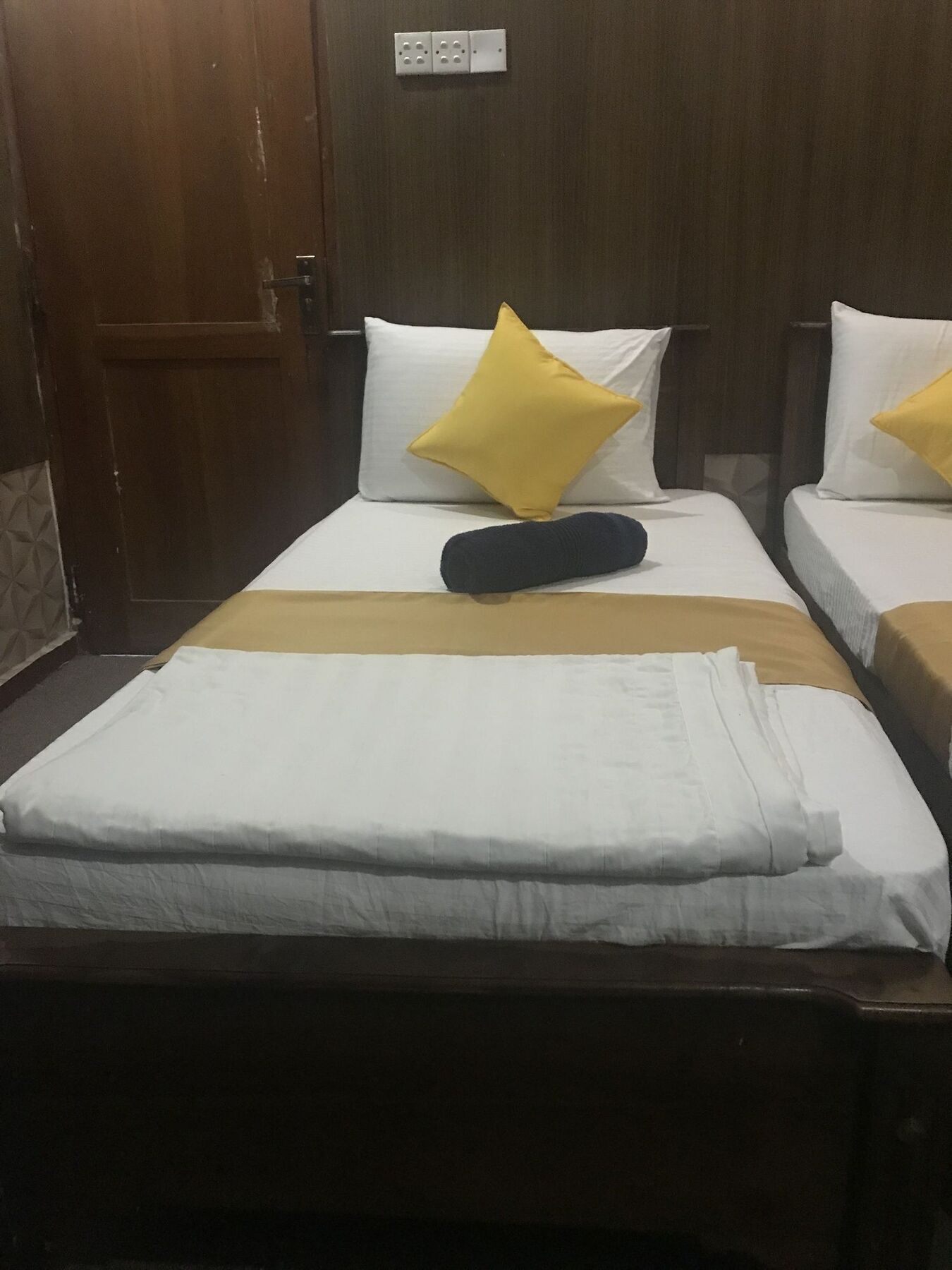ホテル Oyo 112 Al Manaal Residency コロンボ エクステリア 写真